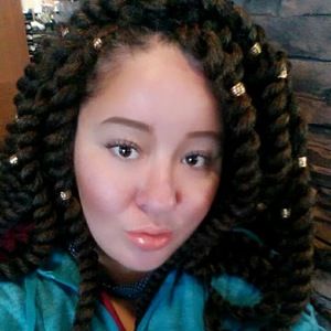 Meet your Posher, Kendra